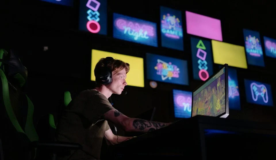 gamer with eye strain from screen