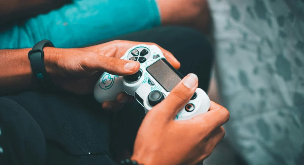 gamer improving movement skills in game