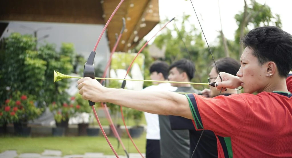 Focusing on target helps improve tracking skills in games