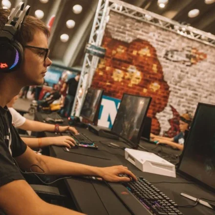 Panic in gaming fights reduces performance and control
