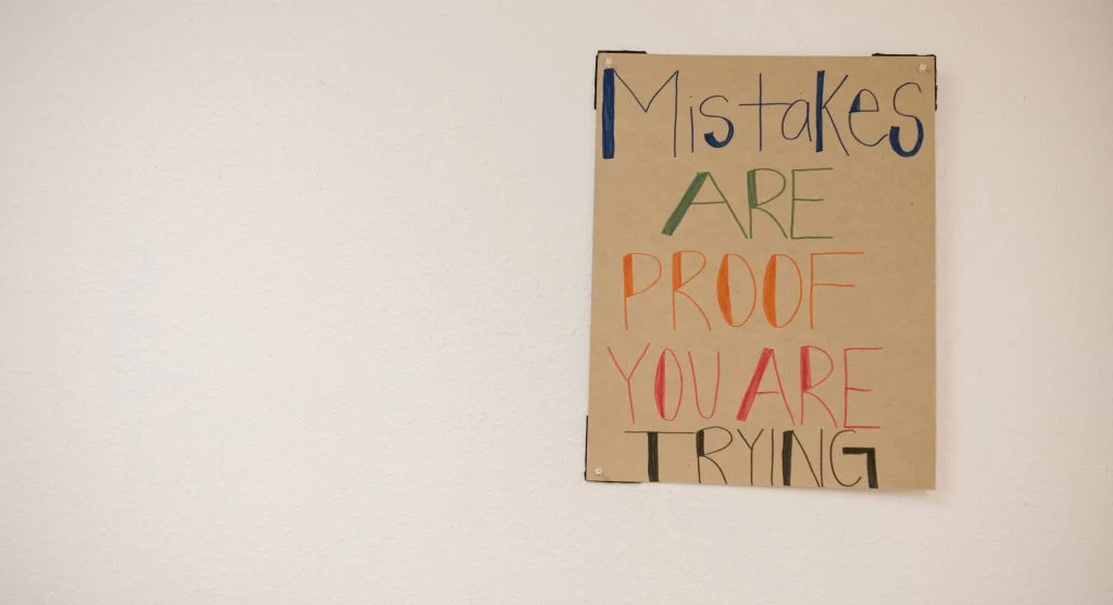 Learning from mistakes helps players improve faster