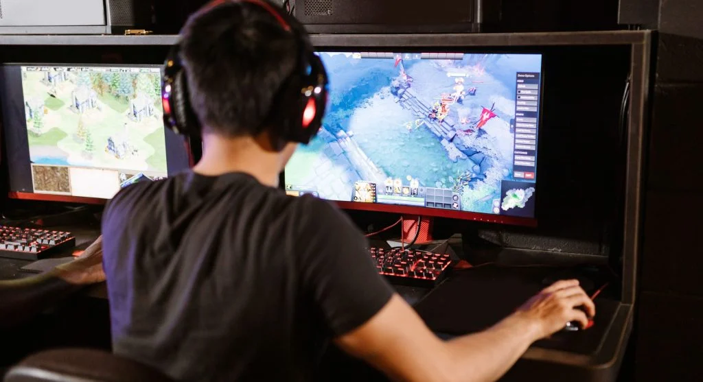 Proper screen distance improves gaming awareness